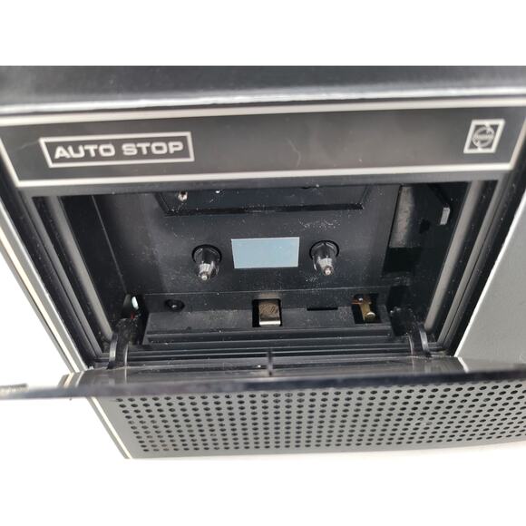 Panasonic Portable AC/DC Cassette Recorder with Adapter and Instructions - Picture 5 of 10